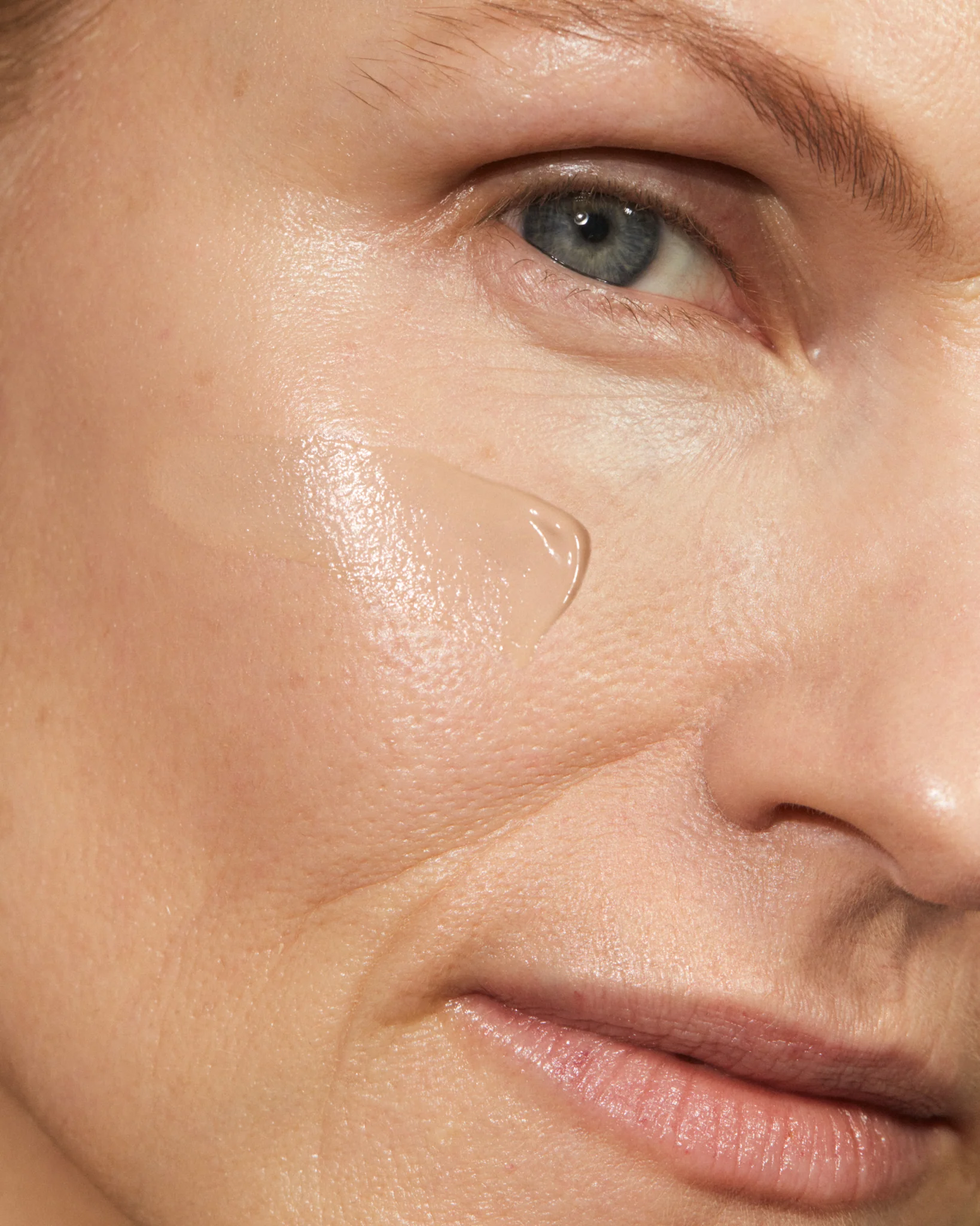 Semi-Matte Peptide Foundation - Image 104
